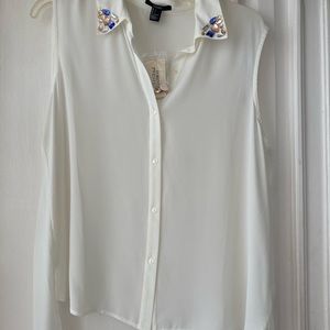 Sleveless blouse with Rhinestone detail